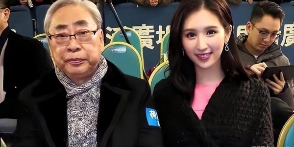 必威体育登录入口-体操女神退役后恋大51岁干爹，开启人生新篇章