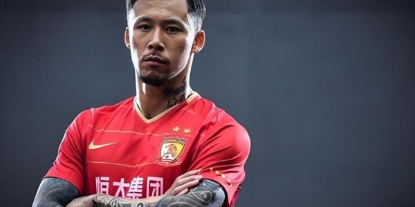 必威体育-意外！张琳芃无缘代表上港队出战后现身新去处，跟巨星同框亮相